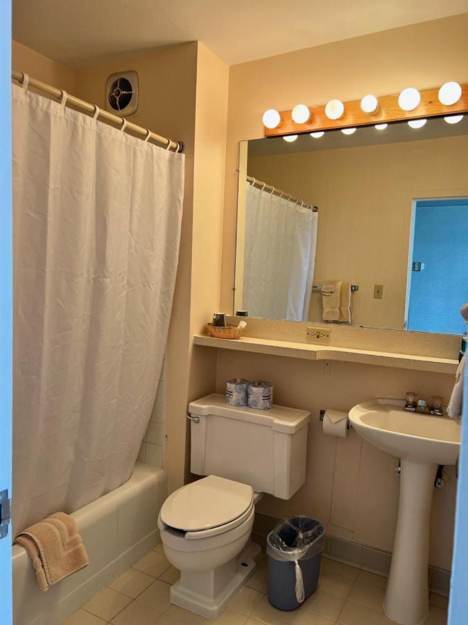 Shoreline Inn Grand Marais Ngoại thất bức ảnh